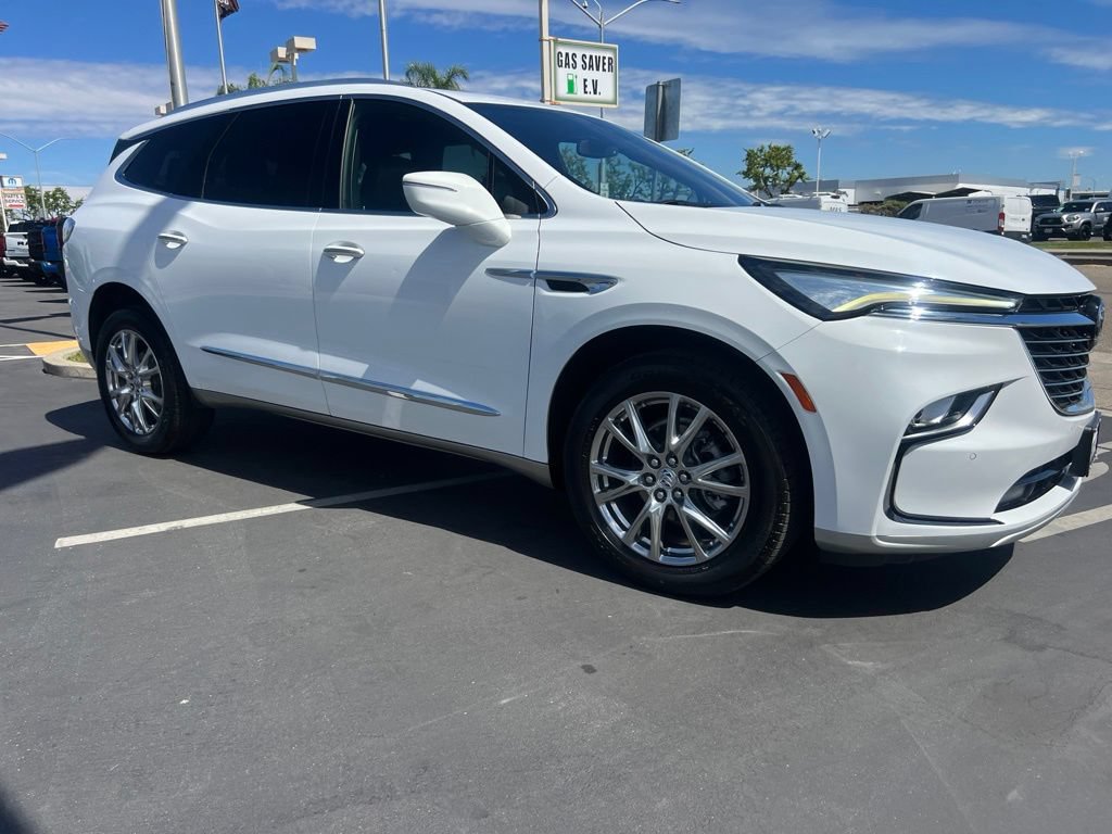 Used 2023 Buick Enclave Essence w/ Experience Buick Package FWD image 10