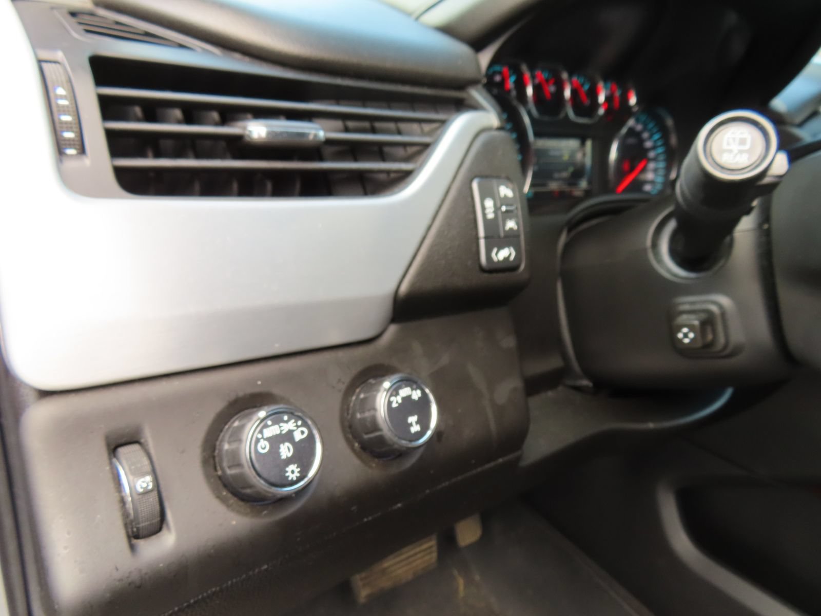 Used 2019 GMC Yukon XL SLT w/ Open Road Package AWD/4WD image 14