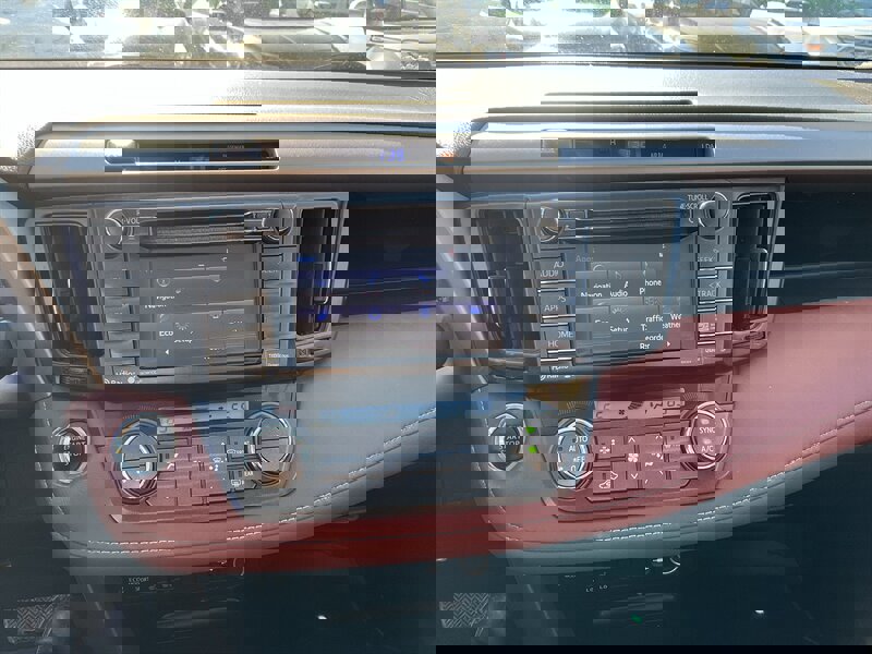 Used 2014 Toyota RAV4 Limited w/ Technology Package image 23