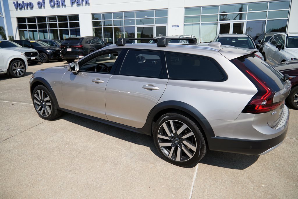 New 2026 Volvo V90 B6 Cross Country Ultra w/ Climate Package image 8