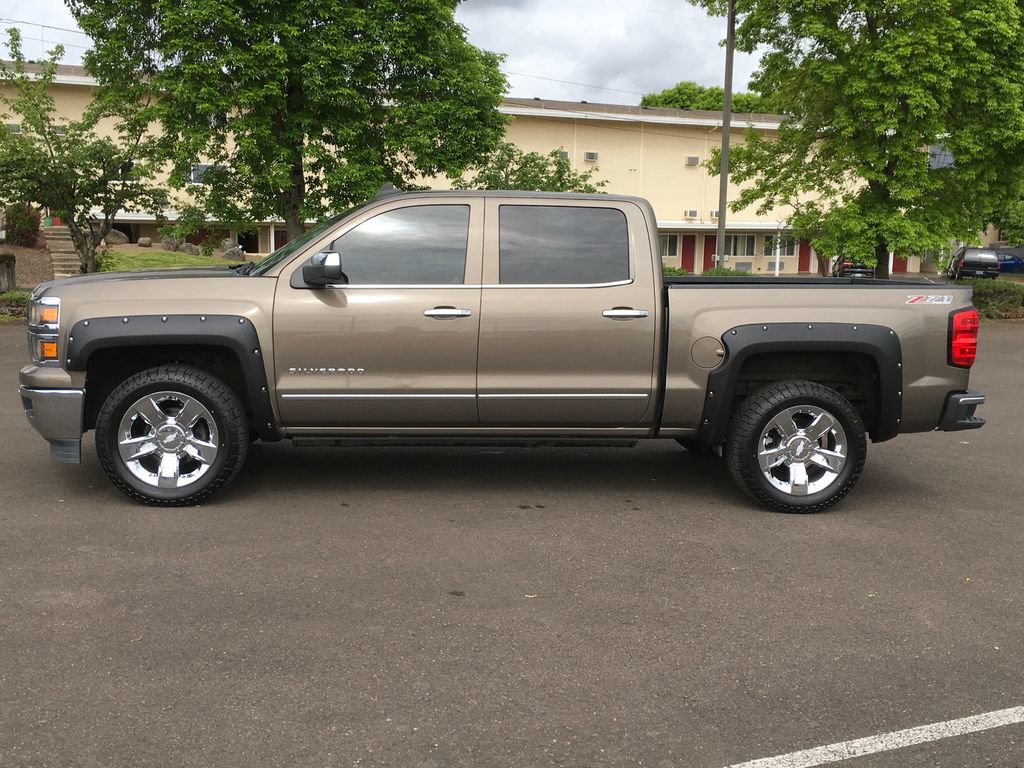 Used 2015 Chevrolet Silverado 1500 LTZ Z71 w/ LTZ Plus Package AWD/4WD image 3