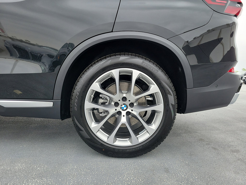 New 2026 BMW X5 sDrive40i w/ Parking Assistance Package RWD image 6