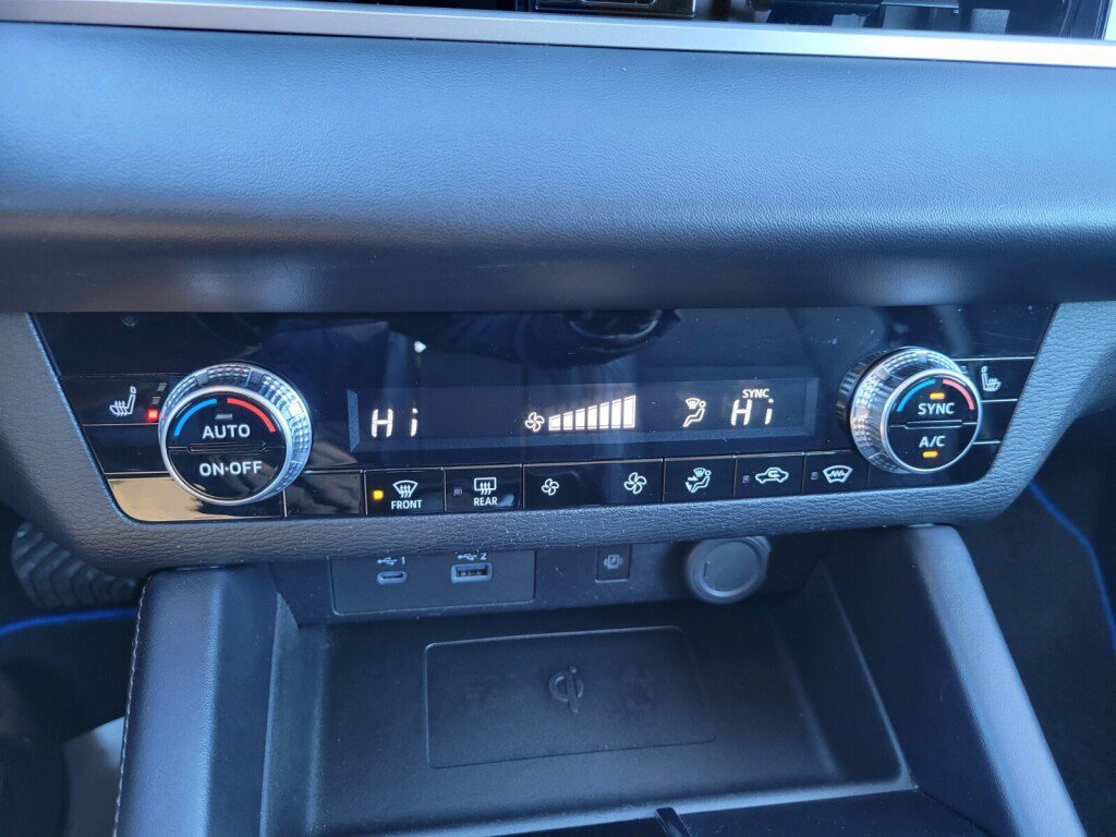 Used 2023 Mitsubishi Outlander SE image 19