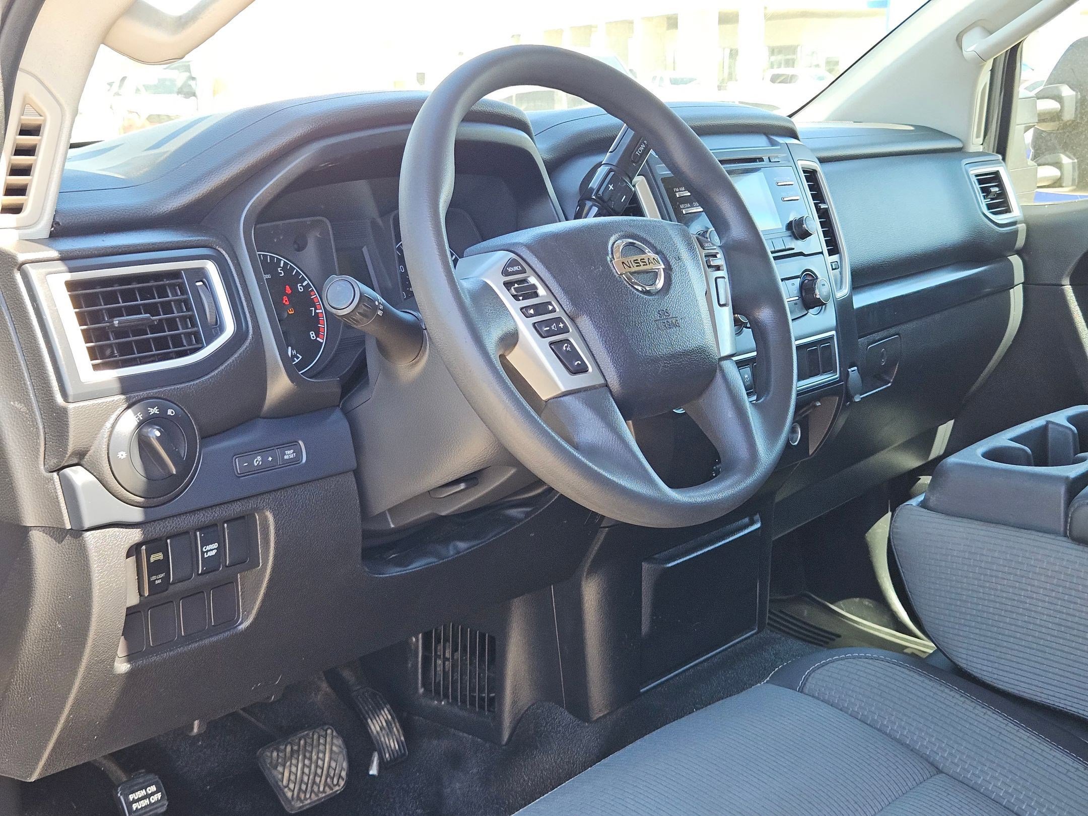 Used 2017 Nissan Titan S image 10