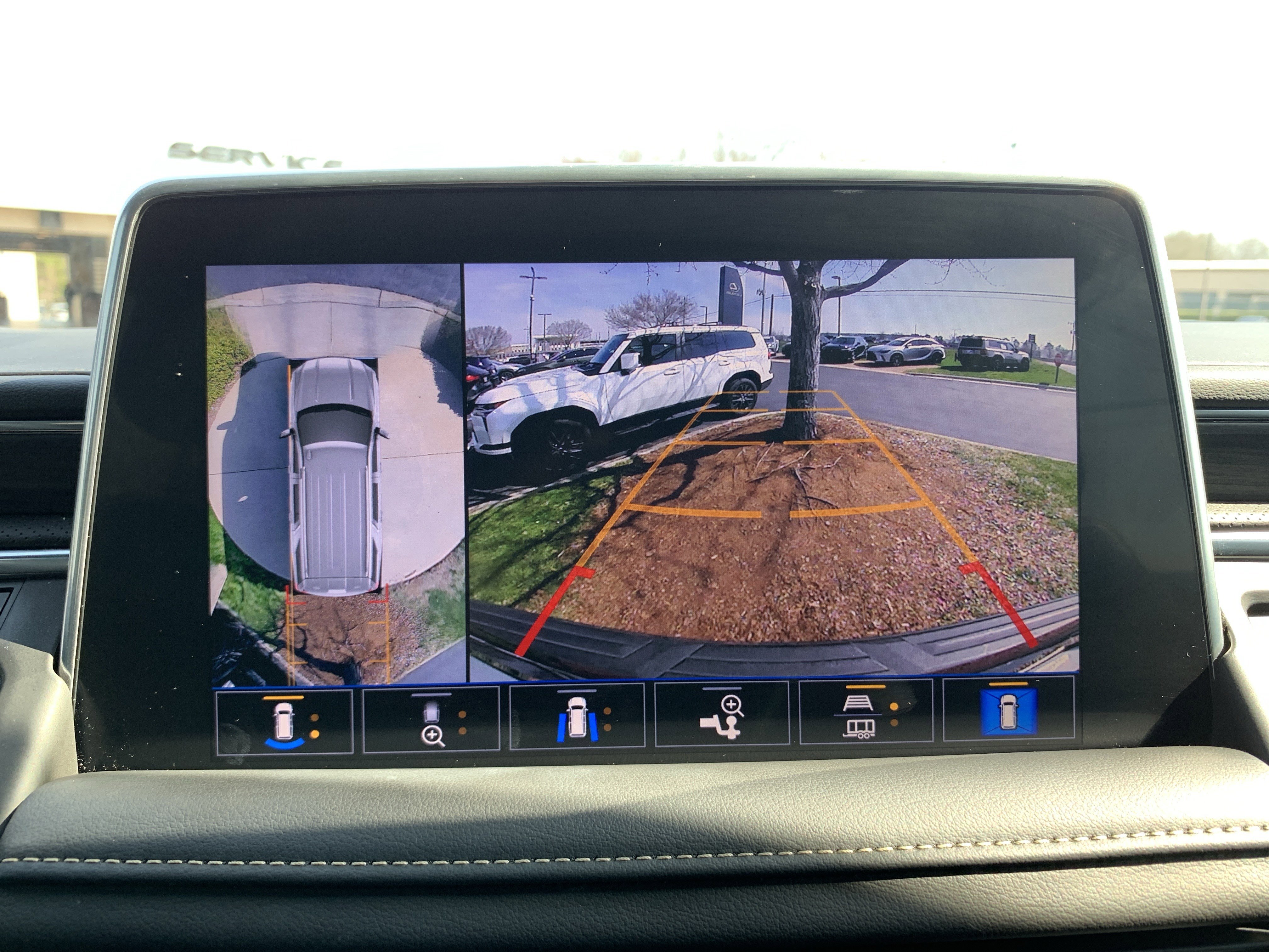 Used 2021 GMC Yukon XL SLT w/ SLT Premium Package image 25