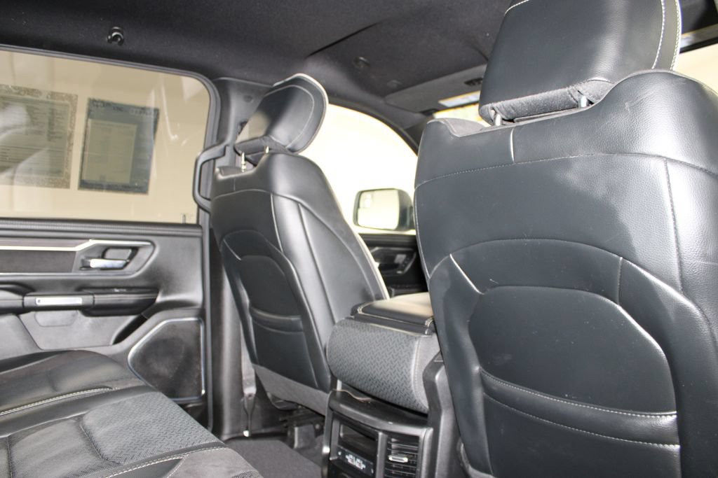 Used 2025 RAM 1500 Laramie AWD/4WD image 26