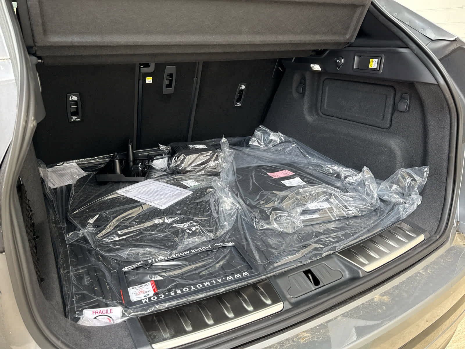 Used 2026 Jaguar F-PACE R-Dynamic S image 18