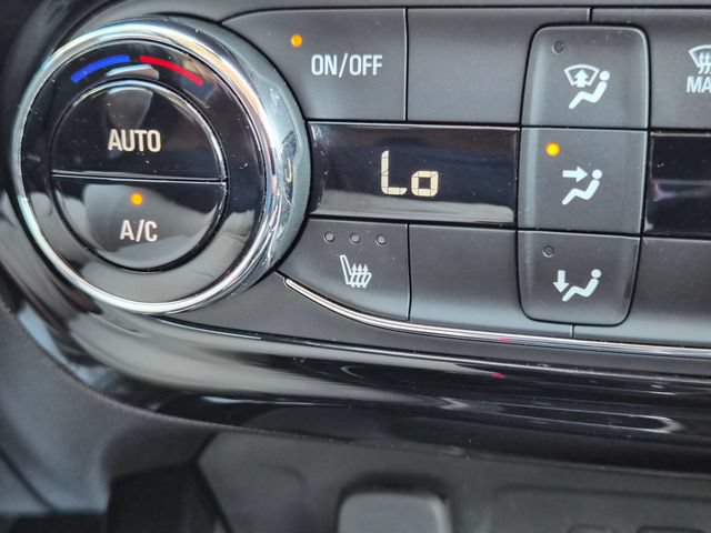 Used 2025 Chevrolet Trax ACTIV w/ Driver Confidence Package FWD image 25
