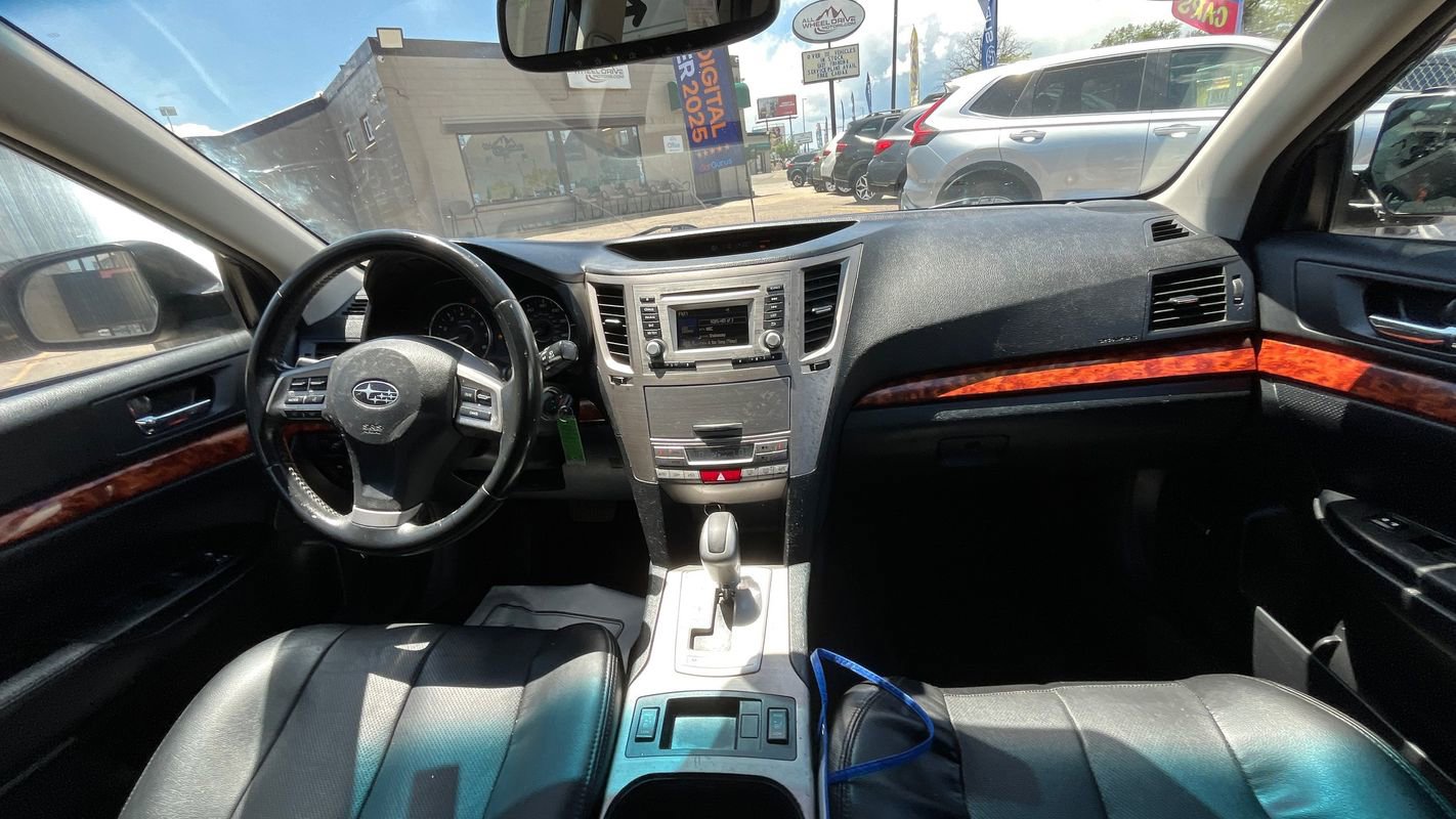 Used 2012 Subaru Outback 2.5i Limited w/ Moonroof Pkg AWD/4WD image 17