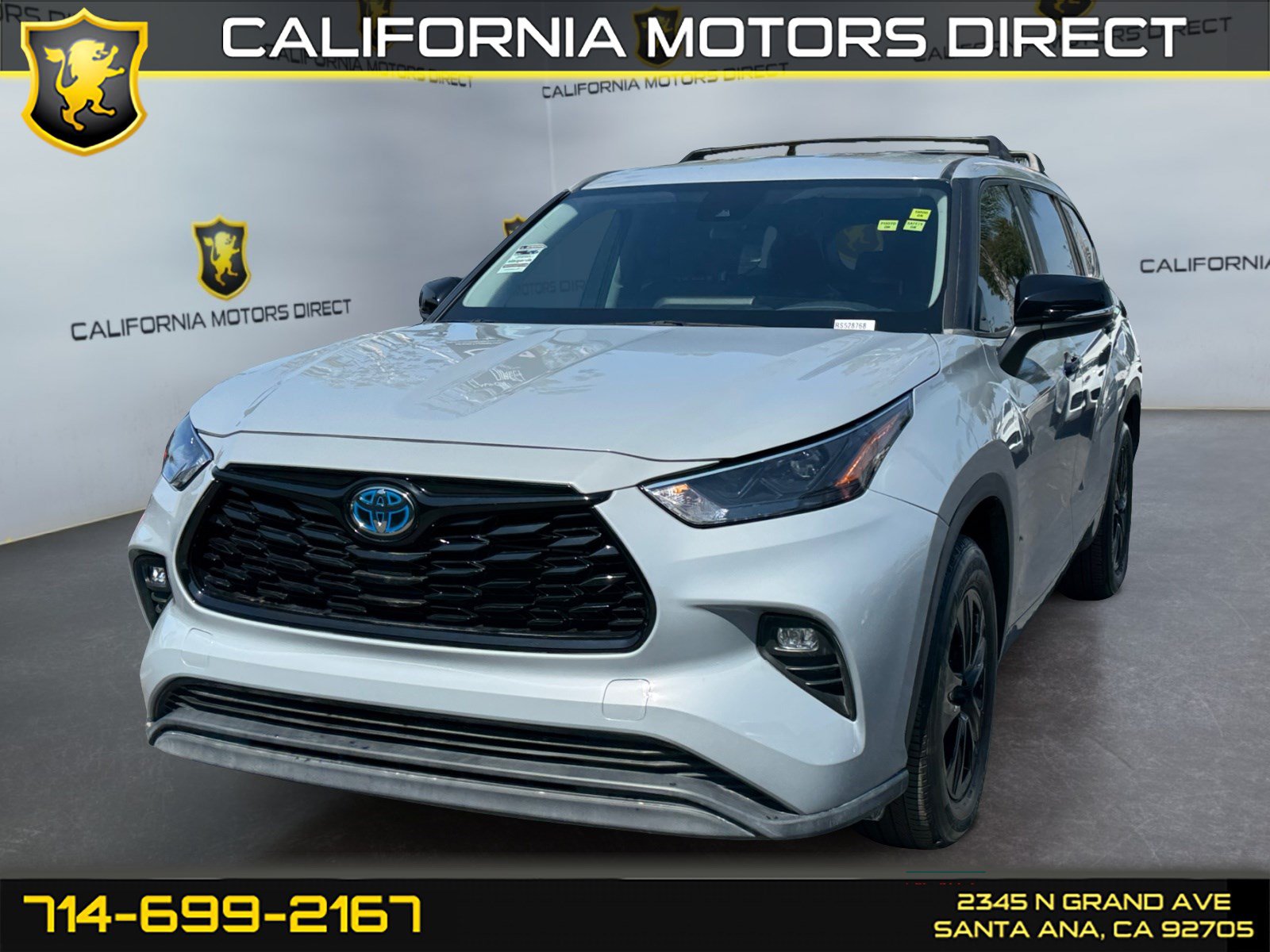 Used 2024 Toyota Highlander LE FWD image 1