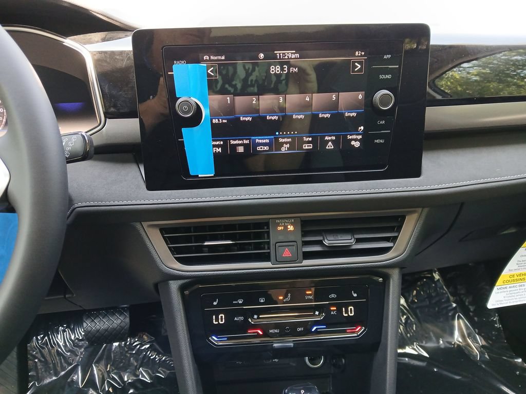New 2026 Volkswagen Taos SE AWD/4WD image 18