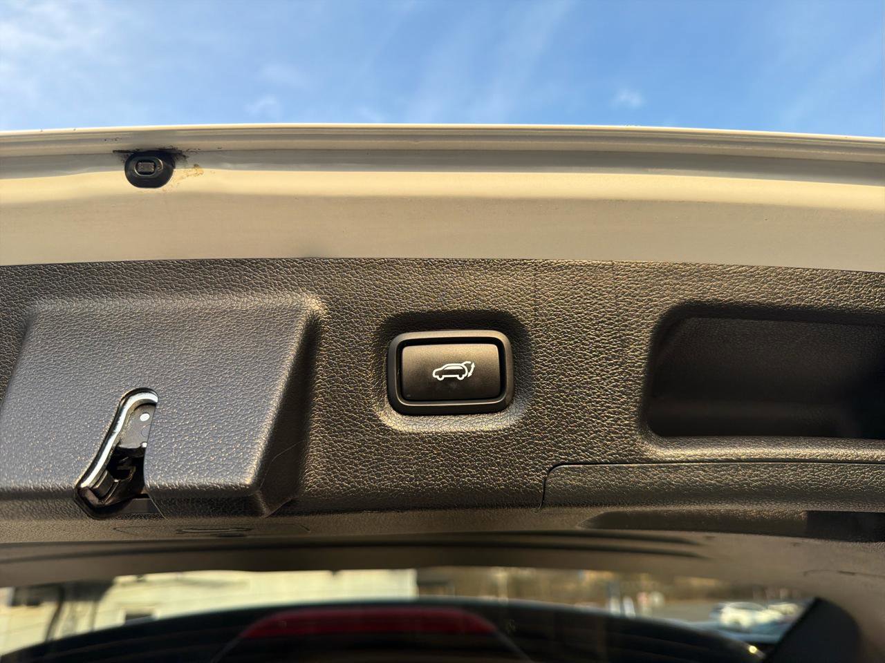 Used 2023 Hyundai Santa Fe SEL image 12