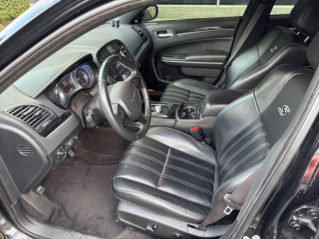 Used 2018 Chrysler 300 S w/ 300S Premium Group image 21