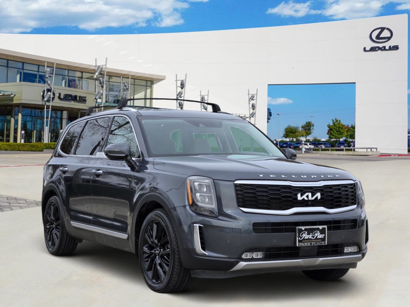 Used 2022 Kia Telluride SX w/ Towing Package image 2