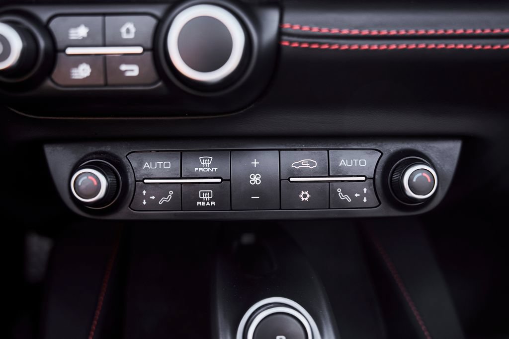 Used 2020 Ferrari Portofino RWD image 68