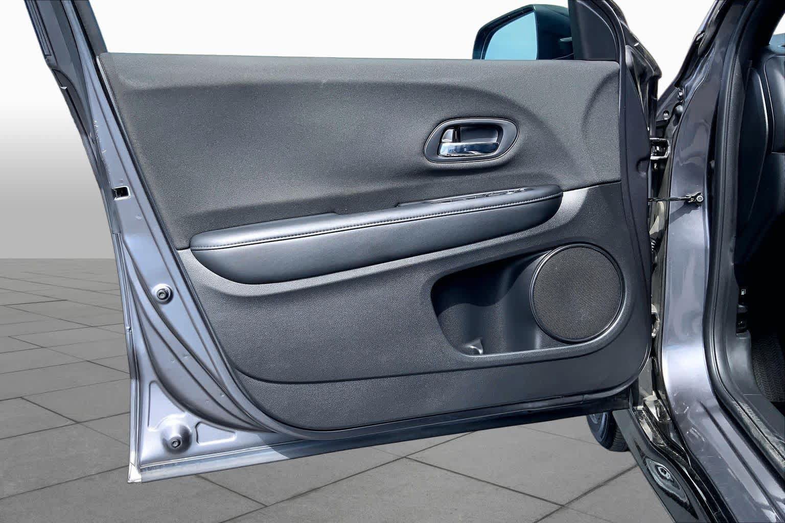 Used 2022 Honda HR-V Sport image 25