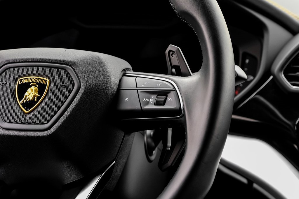 Used 2022 Lamborghini Urus image 15