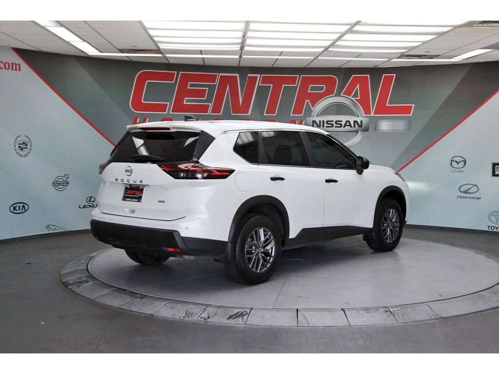 Certified 2024 Nissan Rogue S image 5