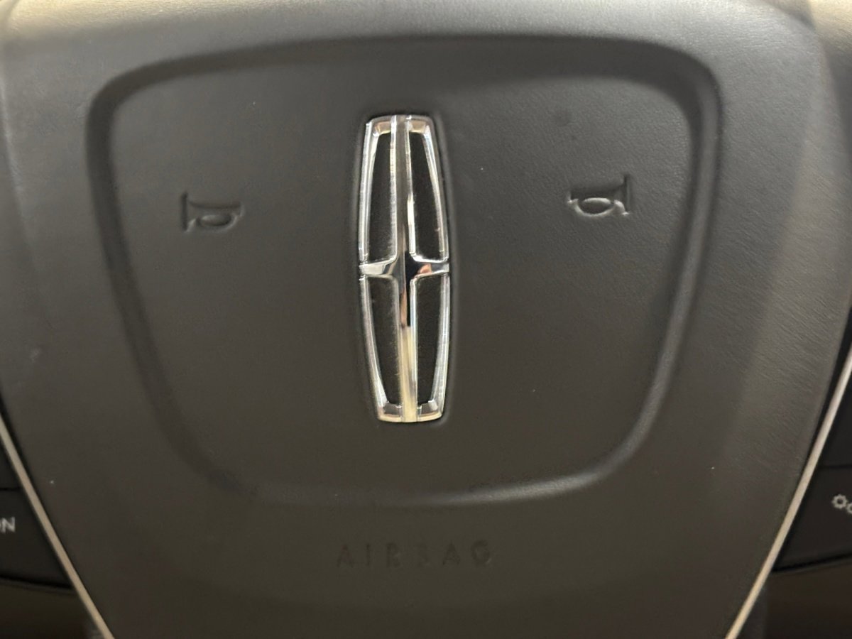 Used 2019 Lincoln Nautilus FWD image 12
