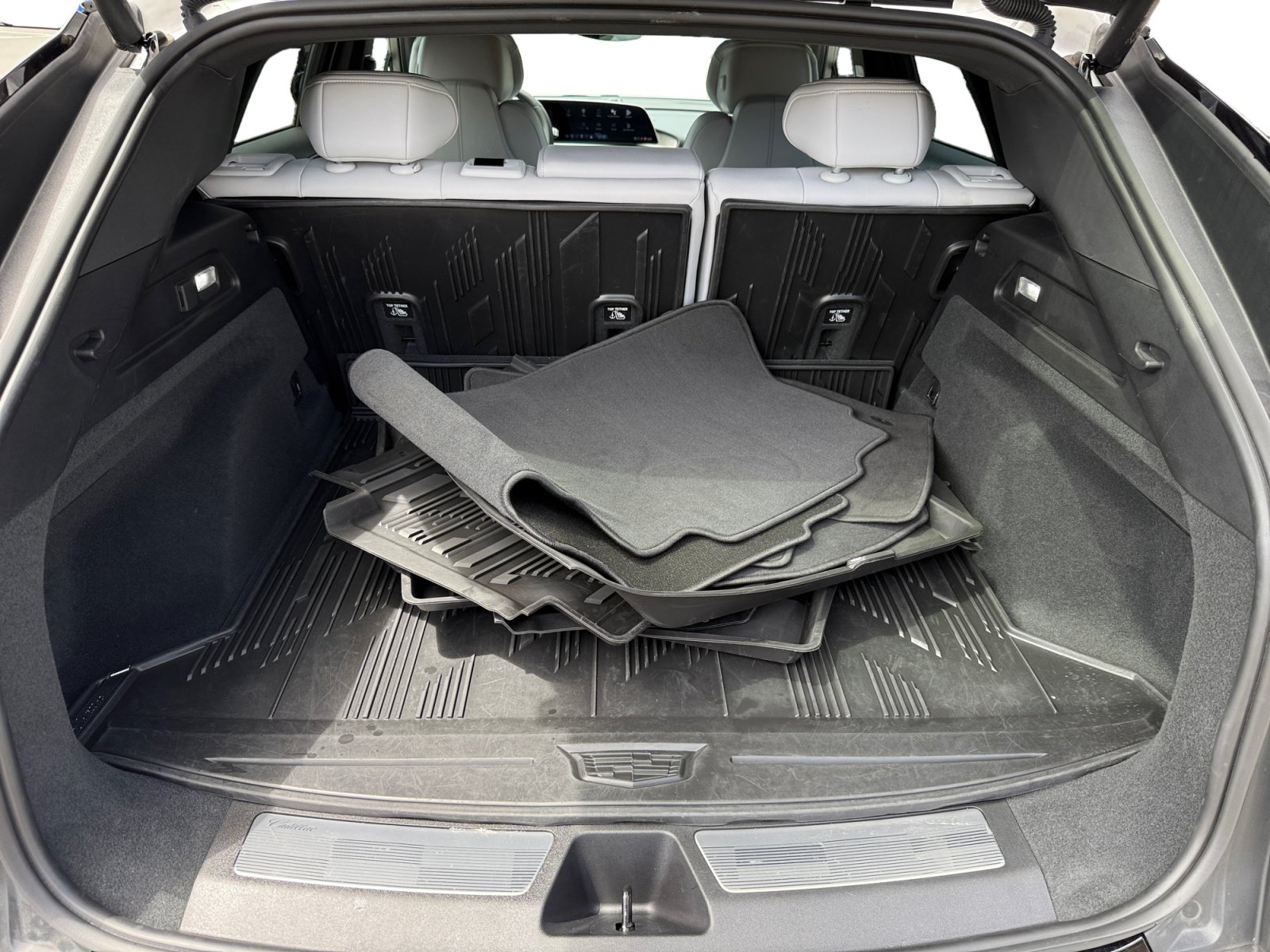 Used 2024 Cadillac Lyriq Luxury w/ LPO, Floor Liner Package RWD image 17