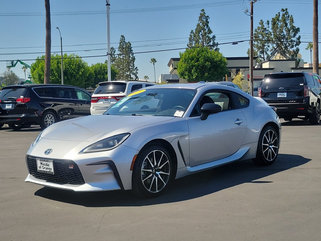 Used 2025 Toyota GR86 Premium w/ ALL Weather Mat Package (TMS) RWD image 29