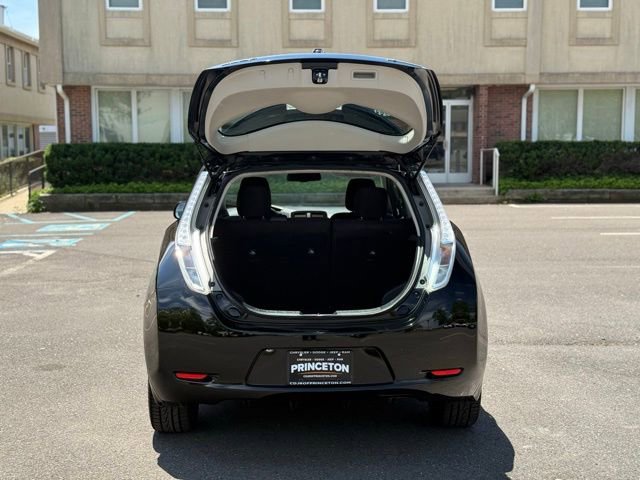Used 2016 Nissan Leaf SV w/ Premium Package FWD image 11