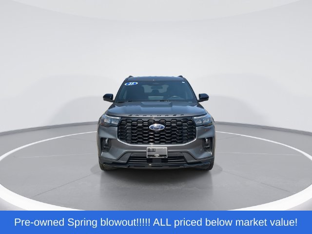 Used 2025 Ford Explorer ST-Line w/ ST-Line Street Pack AWD/4WD image 3