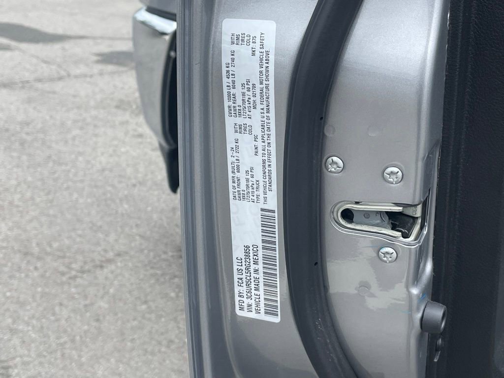 Used 2024 RAM 2500 Tradesman w/ Chrome Appearance Group image 34