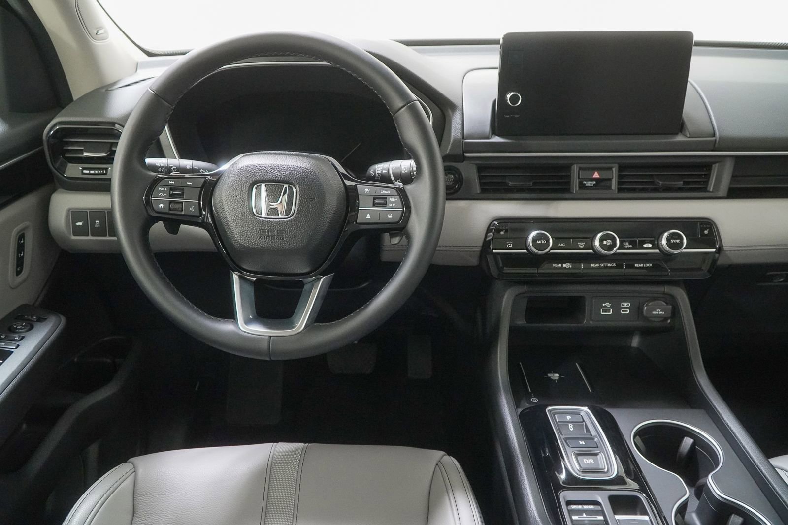 Certified 2025 Honda Pilot Touring image 23