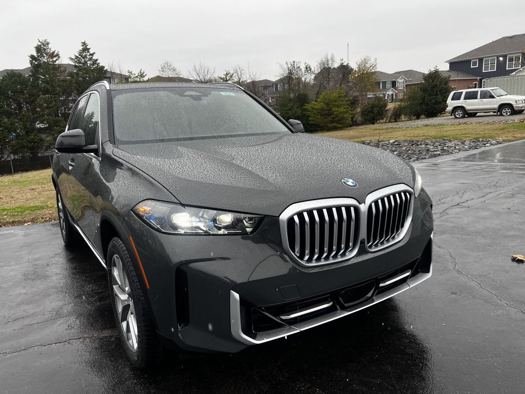 New 2026 BMW X5 xDrive40i w/ Premium Package image 3