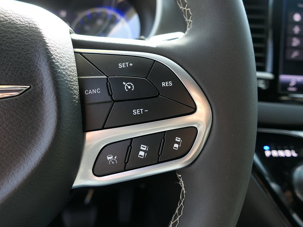 Used 2025 Chrysler Voyager LX FWD image 15