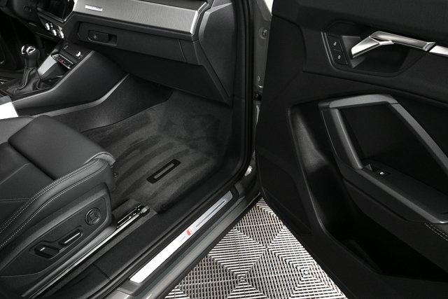 New 2025 Audi Q3 2.0T Premium image 24