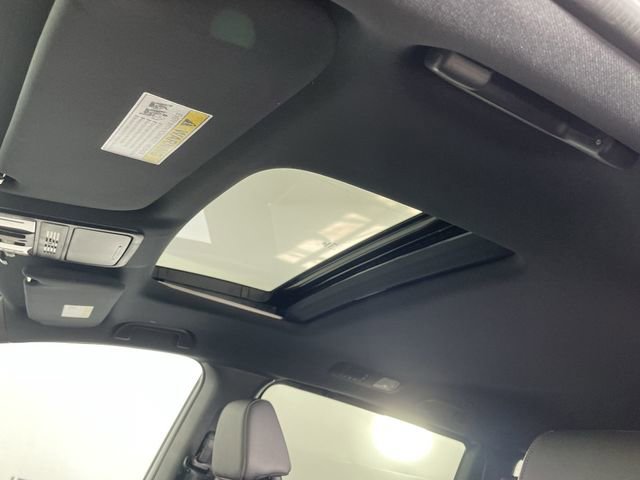 Used 2024 Honda Odyssey Sport image 32