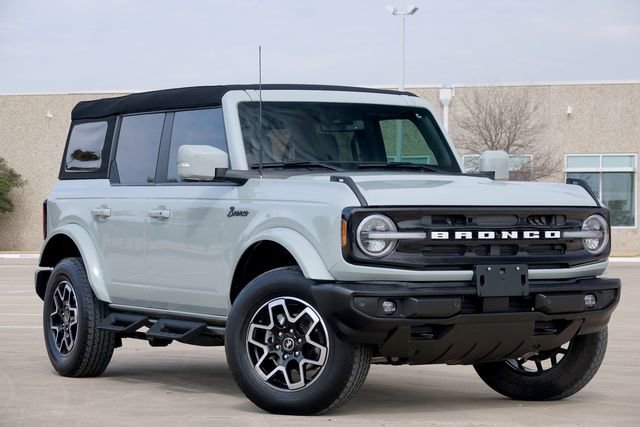 Used 2023 Ford Bronco Outer Banks image 1