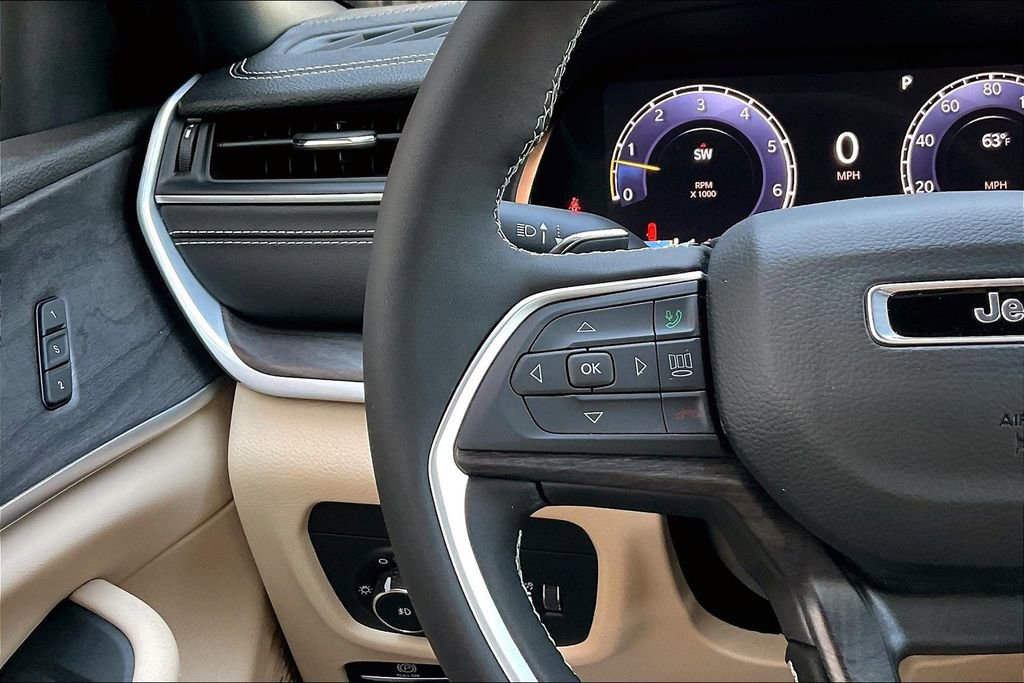 New 2025 Jeep Grand Cherokee Limited image 15