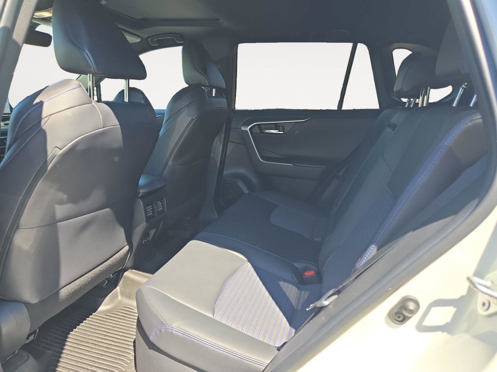 Used 2022 Toyota RAV4 XSE w/ XSE Grade Weather Package AWD/4WD image 18