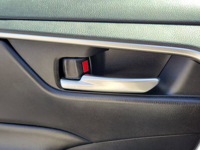 Used 2021 Toyota RAV4 XLE FWD image 16