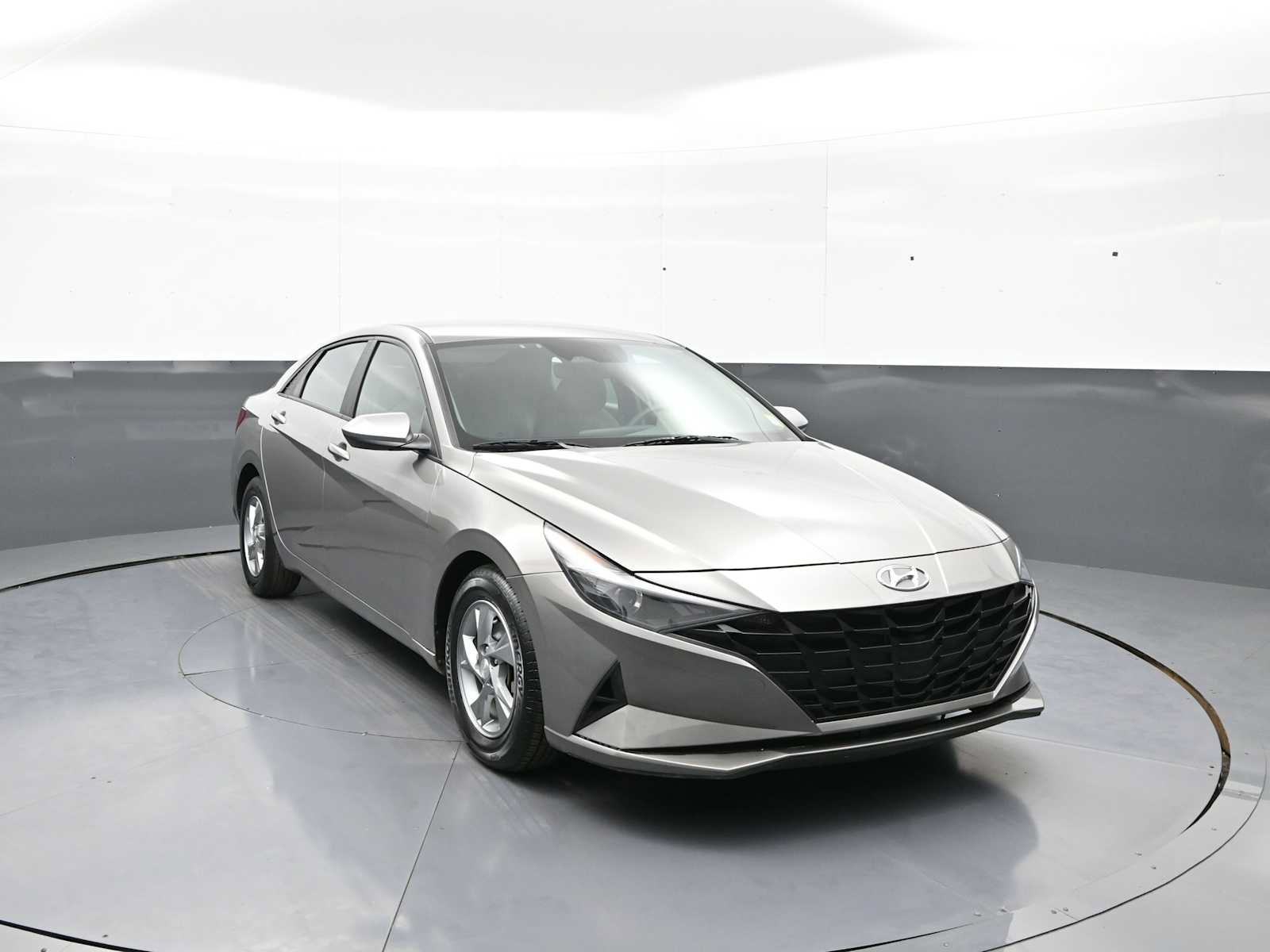 Certified 2023 Hyundai Elantra SE FWD image 3