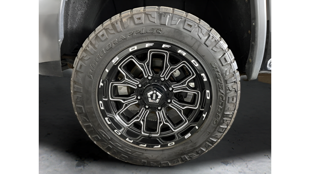Used 2015 GMC Sierra 2500 Denali w/ Duramax Plus Package AWD/4WD image 19