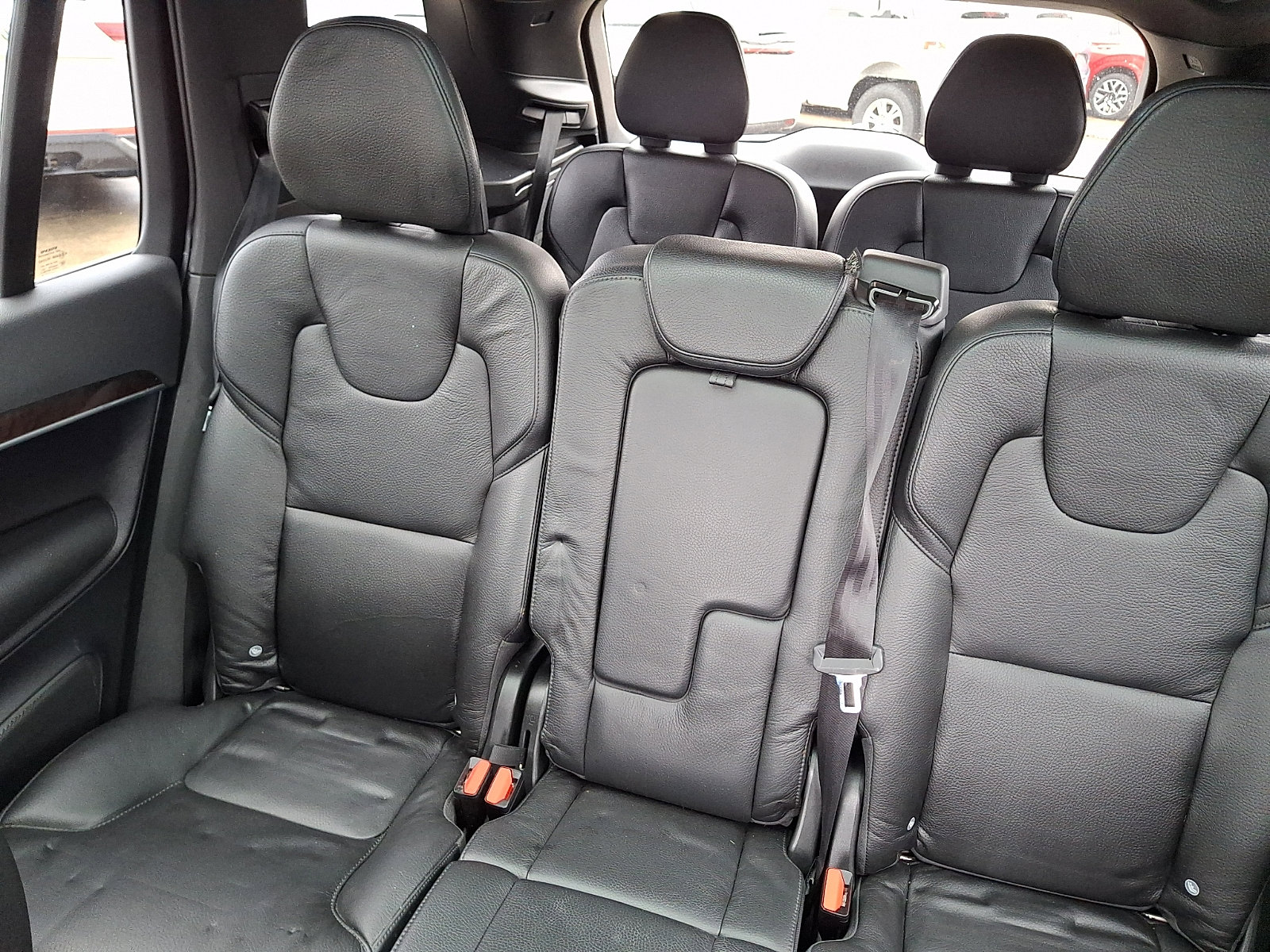 Used 2018 Volvo XC90 T6 Momentum w/ Convenience Package image 18