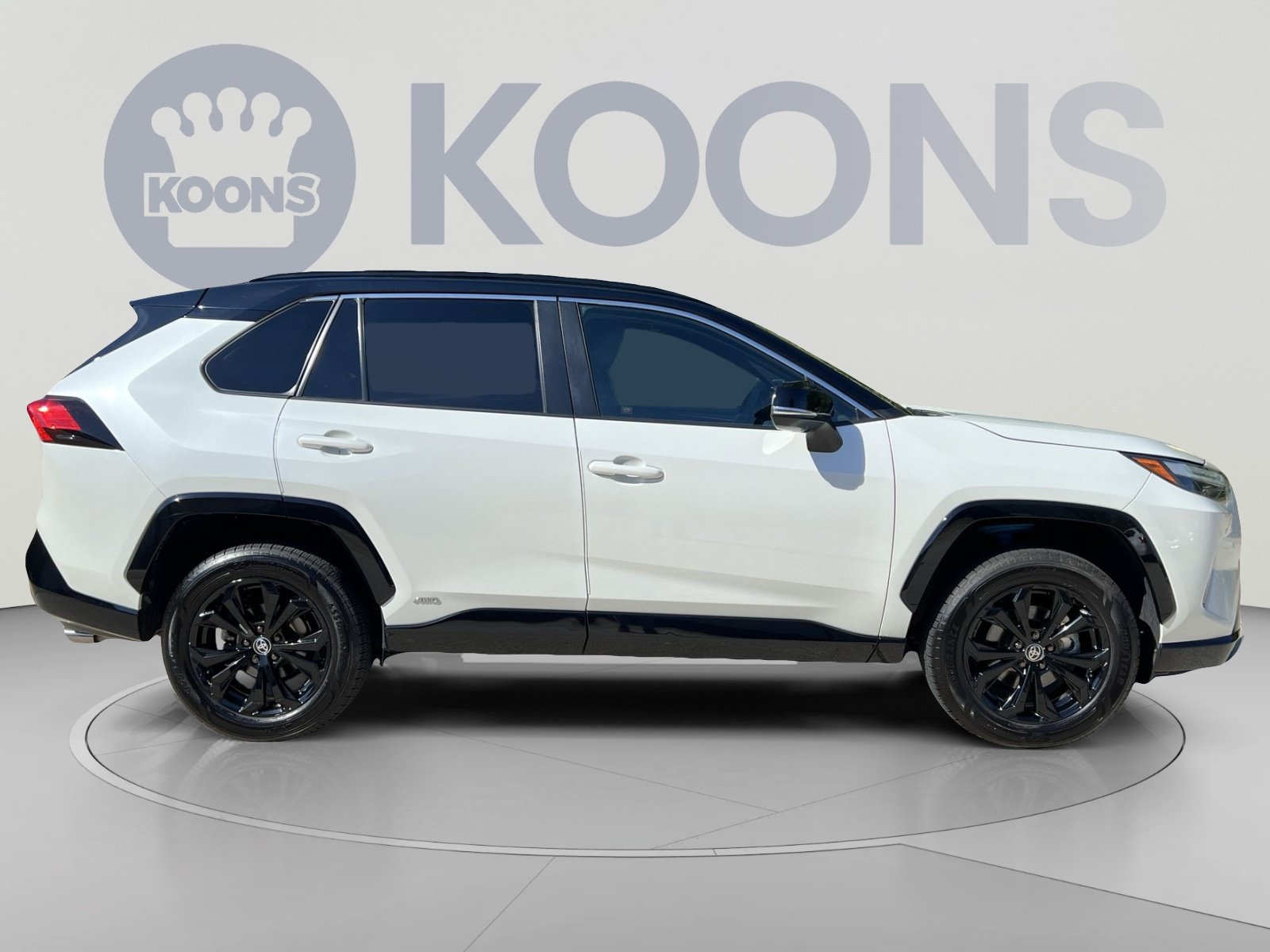 Used 2022 Toyota RAV4 XSE AWD/4WD image 8