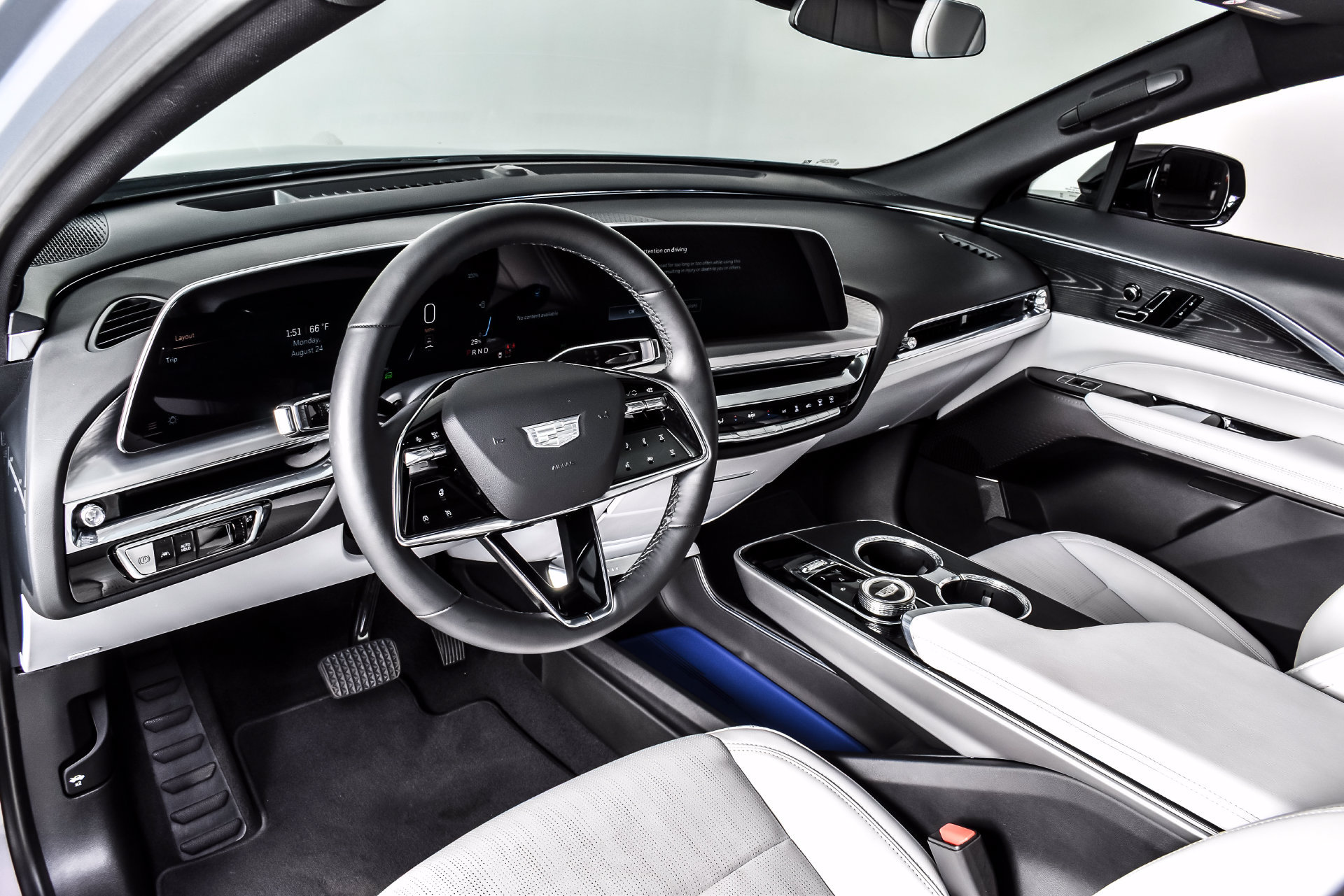 Used 2024 Cadillac Lyriq Luxury AWD/4WD image 11