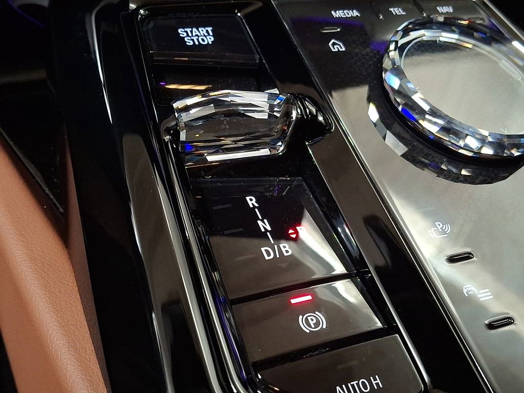 Used 2025 BMW i5 xDrive40 image 14