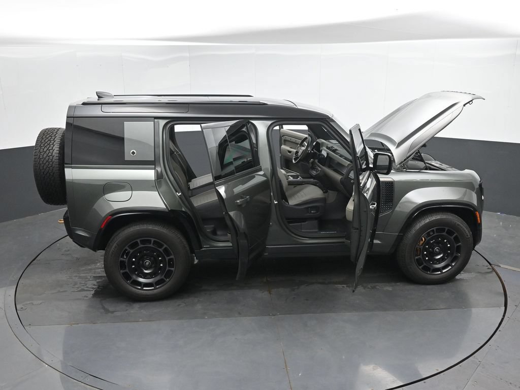 Used 2025 Land Rover Defender 110 AWD/4WD image 50