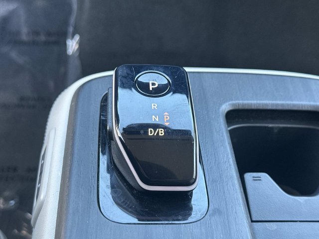 Used 2024 Nissan Ariya FWD image 17
