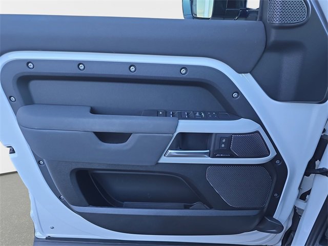 Used 2023 Land Rover Defender 110 S image 25