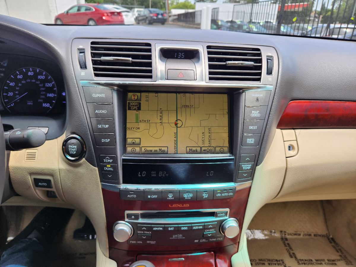 Used 2010 Lexus LS 460 RWD image 16