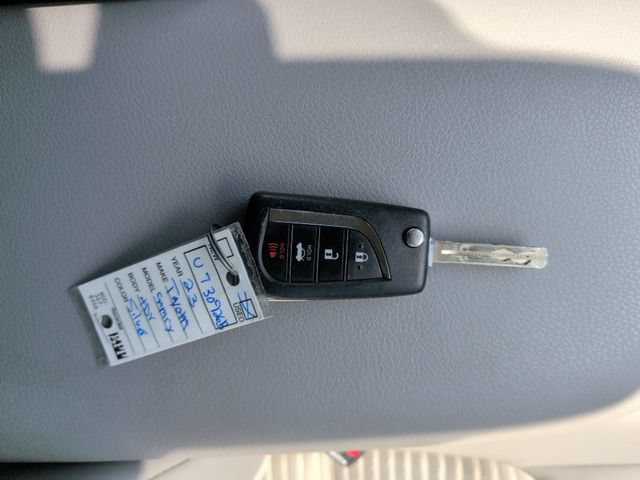 Used 2023 Toyota Camry SE FWD image 33