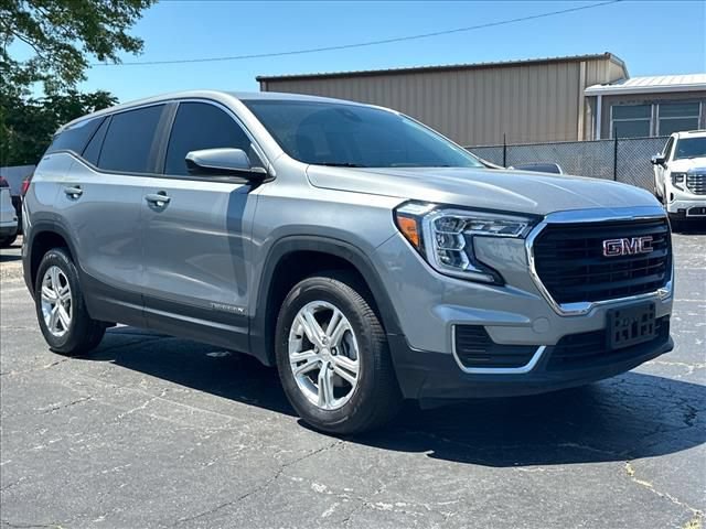 Certified 2024 GMC Terrain SLE AWD/4WD image 2