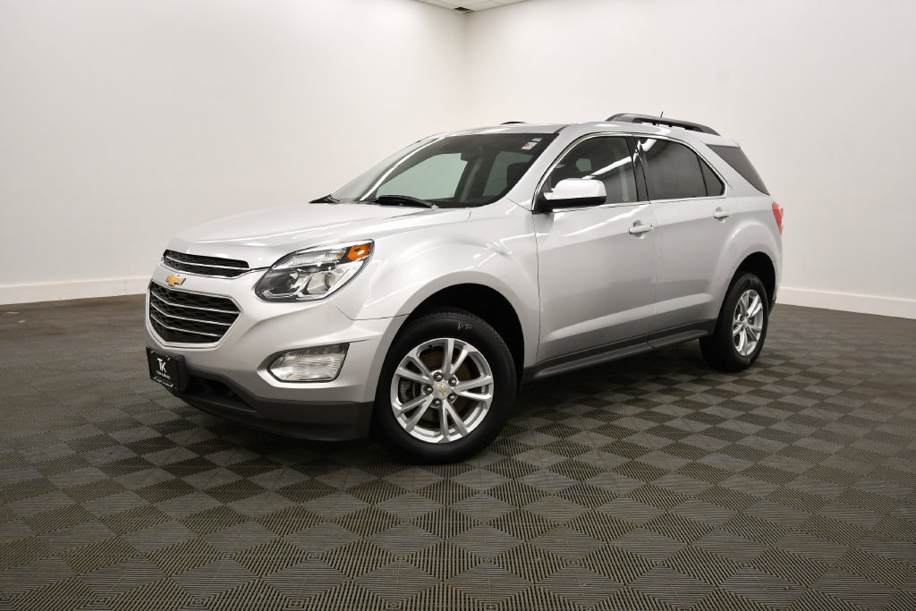 Used 2017 Chevrolet Equinox LT w/ Convenience Package AWD/4WD image 2